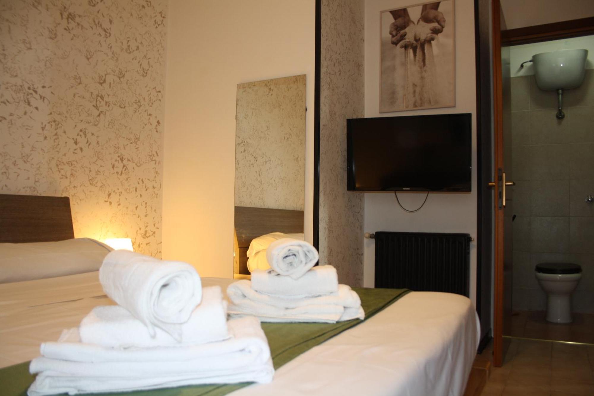 Apiro 11 Rome